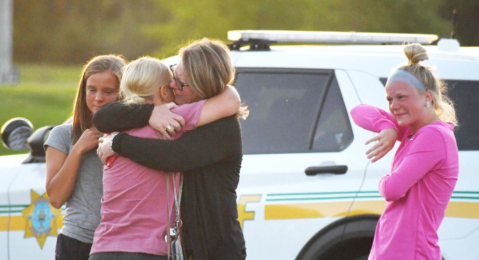 Повторно пукотници во САД: Тројца загинати во Ајова, двајца повредени во напад на погреб во Висконсин