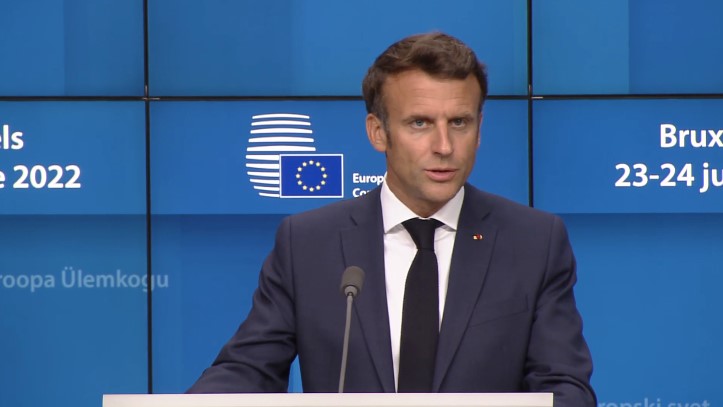Макрон: Франција и ЕУ мора да донесат структурни одлуки поради климатските промени