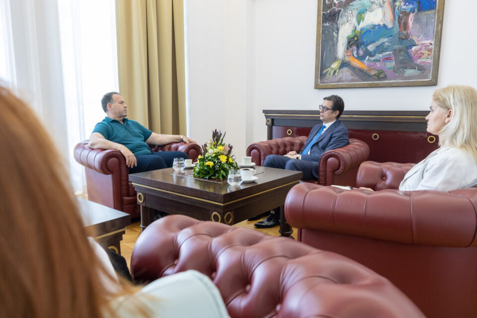 Пендаровски се сретна со Саит Саити, генерален секретар на Црвениот крст