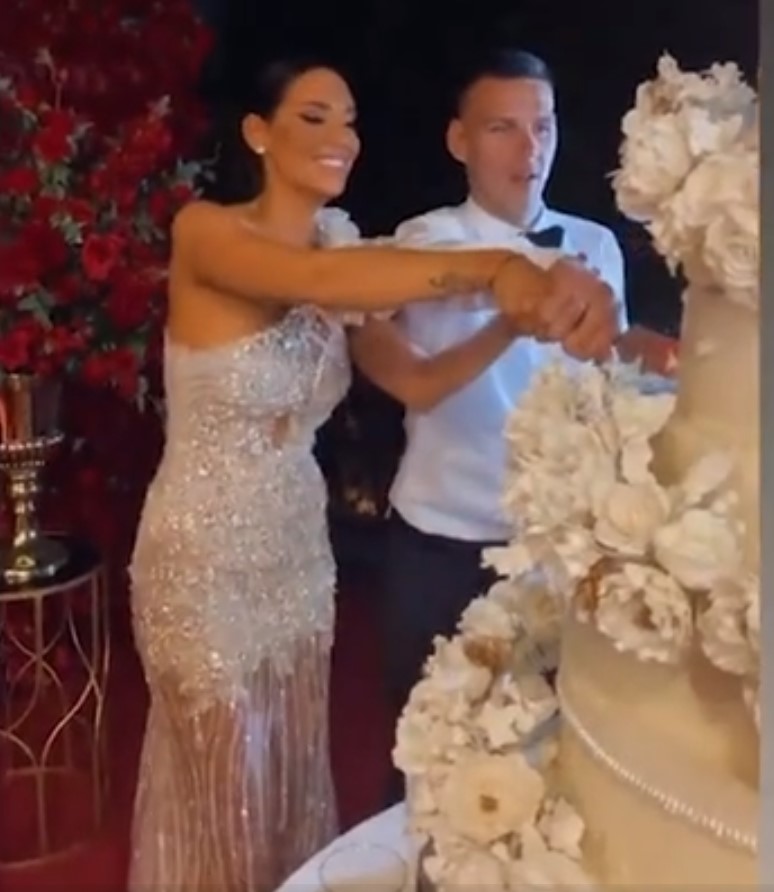 По скандалозното однесување, ја пресекоа свадбената торта – тешка беше 100 килограми и на 10 ката, никој нема да и го прости ова на Катарина Грујиќ