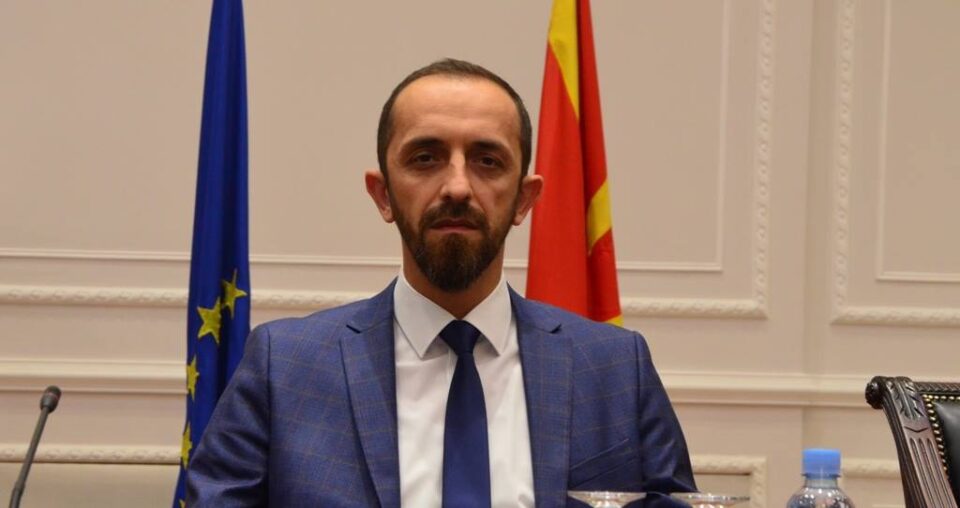 Пратеничката група на ВМРО-ДПМНЕ достави барање до Ковачевски за итно разрешување на Валмир Азири