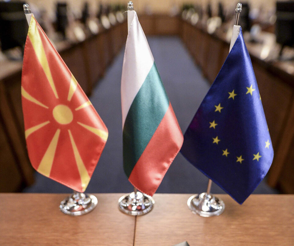 Милошоски: Договорот со Бугарија е изворот на штетните последици кои настануваат по однос на Македонија, затоа на референдум ќе биде поништен