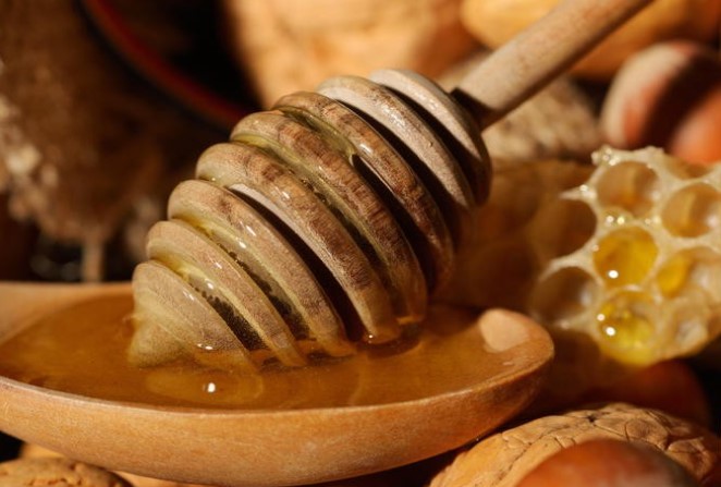 Поволно делува на организмот: Што ќе се случи ако консумирате по една лажица мед секој ден?