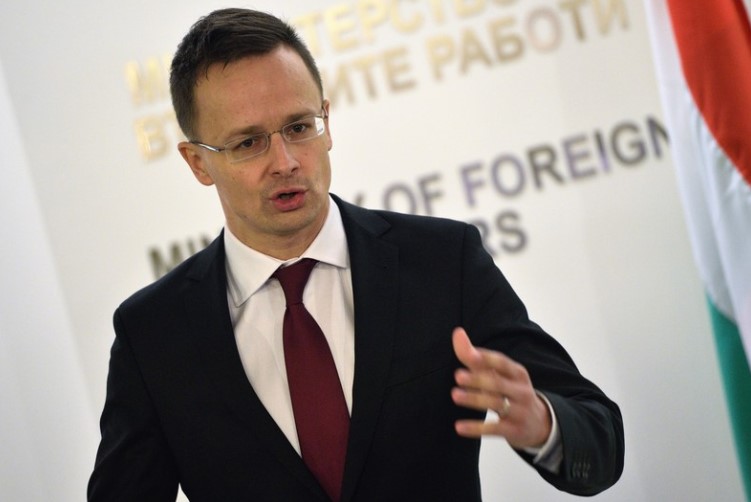 Сијарто: Унгарскиот Парламент ќе донесе „суверена одлука“ за членството на Шведска во НАТО