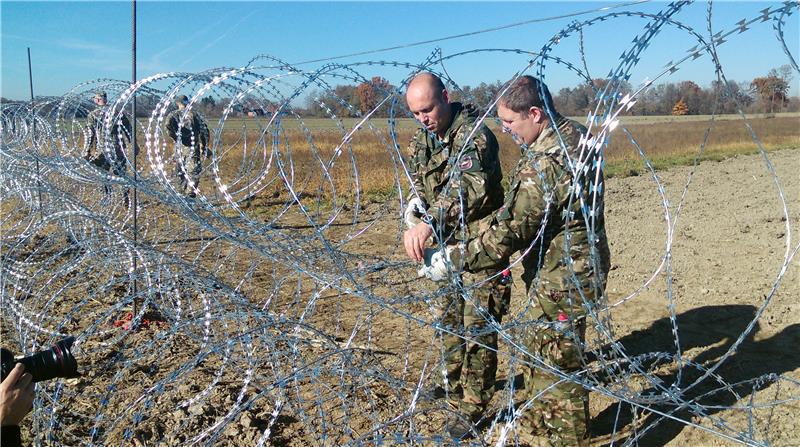 Словенија ја отстранува оградата од границата со Хрватска