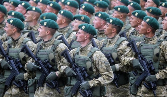 Стотици украински војници завршија воена обука во Велика Британија