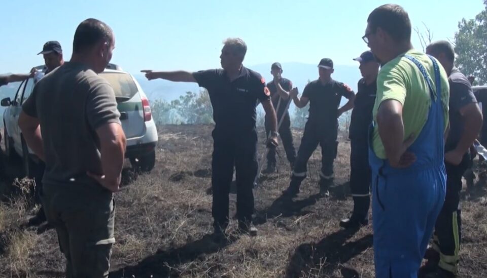 Пожарот помеѓу селата Будинарци и Митрашинци се уште активен, повеќе интервенции и за запалени стрништа и ниска вегетиација