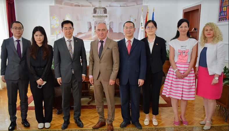 Средба на Коњановски со кинескиот амбасадор во Македонија Џанг Ѕуо