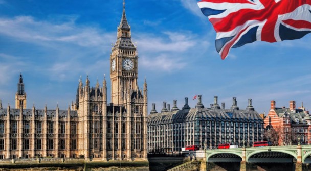 Уште пет државни секретари во британската влада поднесоа оставки
