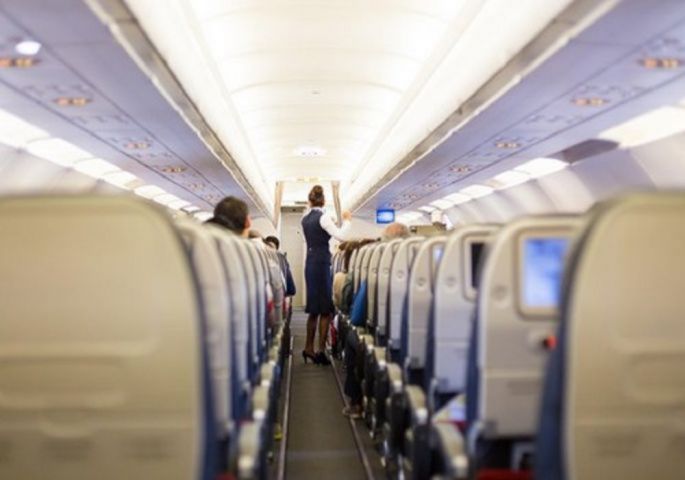 Стјуардеса открива во кои денови треба да купите авионски билет за да заштедите пари
