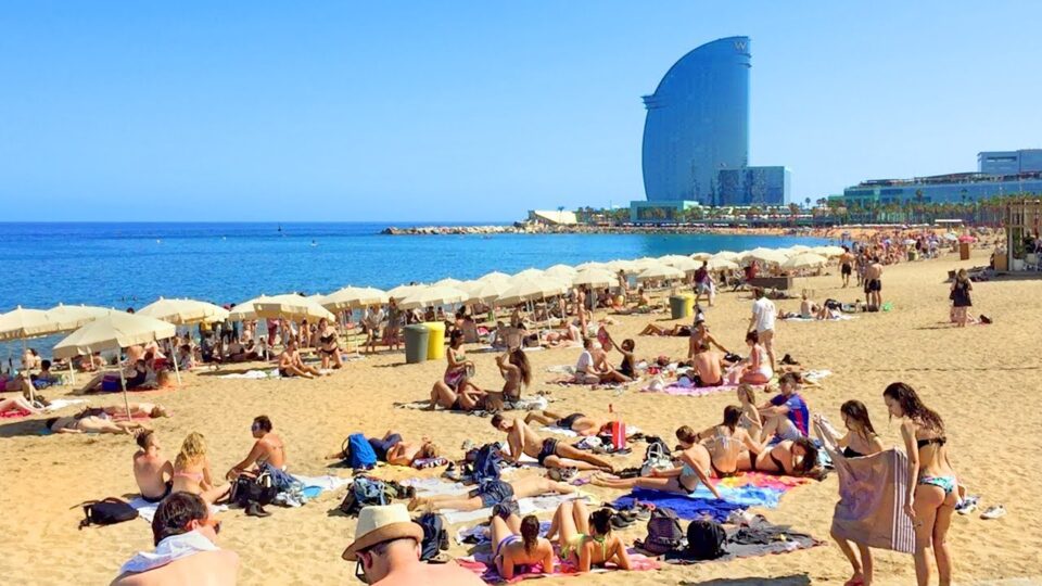 Доколку сте пушач и планиравте одмор во Барселона ова мора да го знаете – дадена е строга забрана, ќе се плаќа и казна за непочитување!