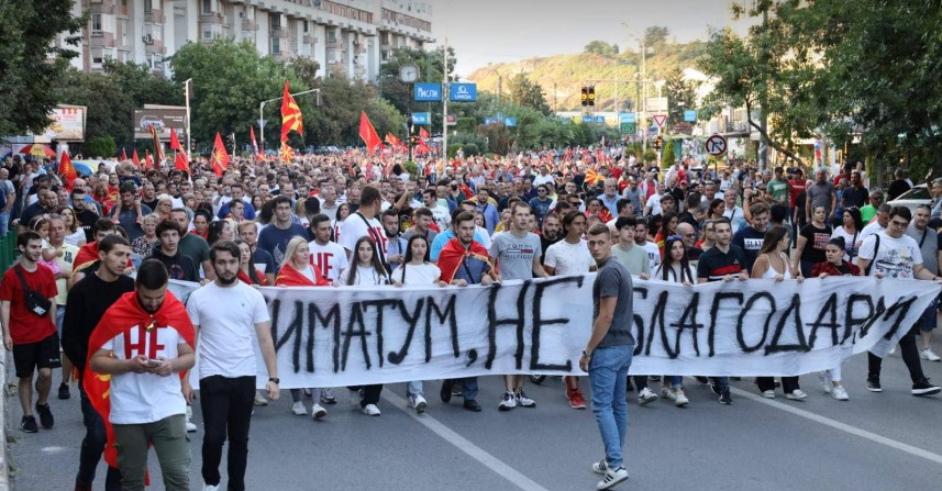 ФОТОГАЛЕРИЈА: Македонскиот народ на нозе, не прифаќа УЛТИМАТУМ и бара оставки