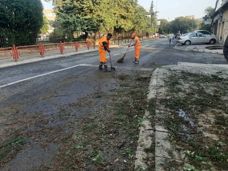 ФОТО: Општинските служби на Кисела Вода и денес се на терен