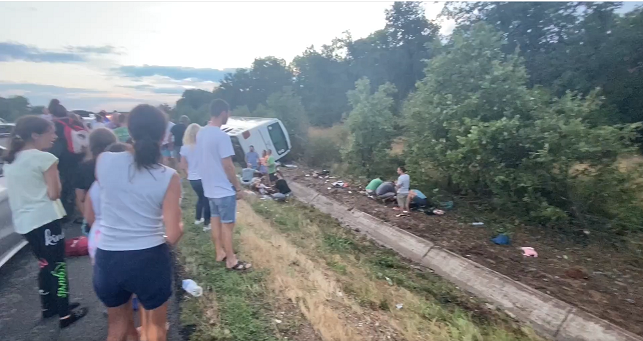 Седумнаесет деца повредени во несреќата на автопатот Тракија вечерва се примени во Универзитетската болница во Стара Загора.
