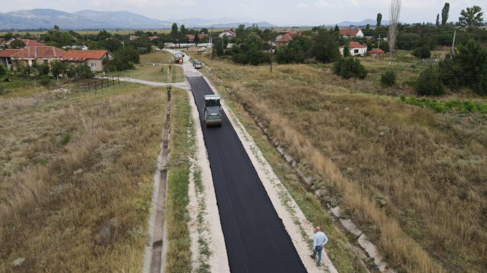 Стевановски: Реконструирани се главните улици во селата Далбеговци и Долно Агларци
