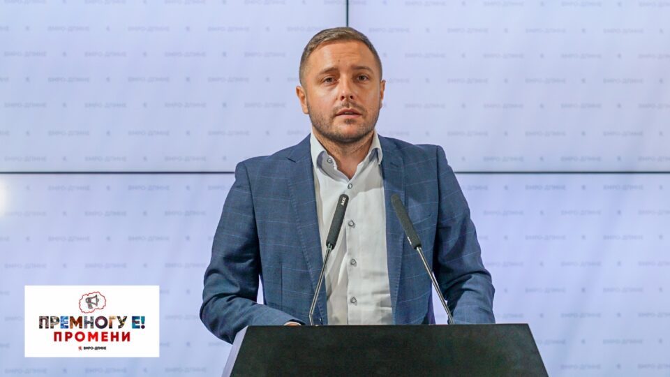 Арсовски: Пендаровски сериозно го има совладано синдромот на ретерирање и ја одбра антимакедонската политика – за само неколку денови смени став за референдум