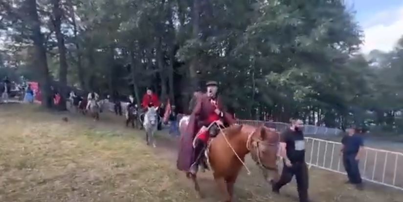 ВИДЕО: Илинденската коњаница против Северна на владата на Ковачевски и со јасна порака до него, еве што му порачаа