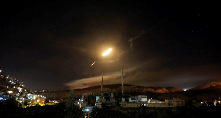 Израел гаѓаше аеродроми во Сирија