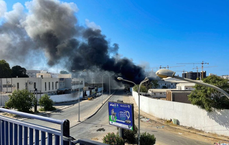Ужас во Либија: Најмалку 23 загинати во судирите, во политичката пресметка се повредени над 140 лица