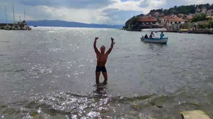 БРАВО МАРКО: Успешно го заврши 9-тото препливување на Охридското езеро