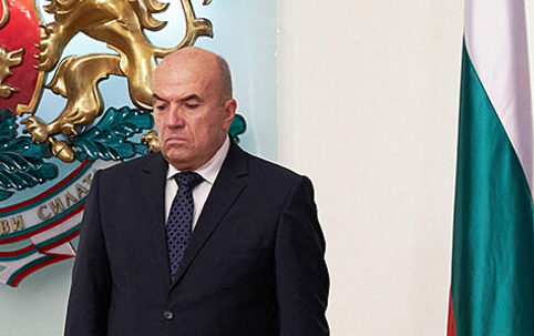 ОЧЕКУВАЛ ПОСЕРИОЗНА КАЗНА ЗА ЛАМБЕ, А НАВИВАЧИТЕ СЕ ПОЛНИ СО ОМРАЗА – бугарскиот министер за надворешни работи ги „искара“ македонските власти