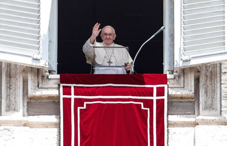 Папата ја поздрави обновата на извозот на жито од Украина како „знак на надеж“