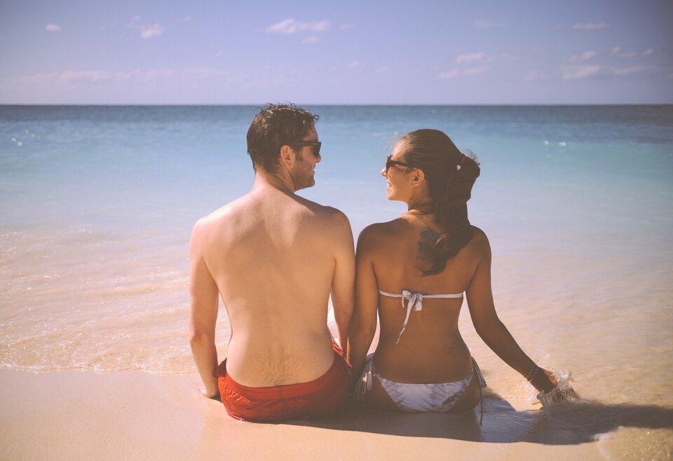 Можеби не е само летна авантура – Ако запознавте некого на одмор, постои шанса да се „роди“ љубов!