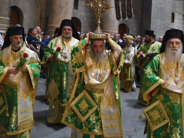 На празнувањето на Крстовден во Ерусалим архиереј на МПЦ-ОА првпат беше удостоен врз својата глава да го носи Чесниот Крст