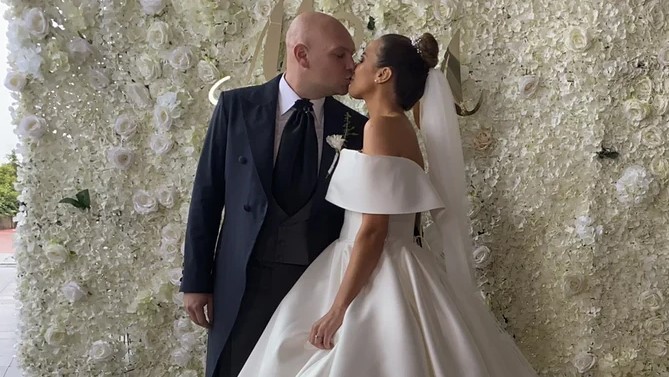 Синот на Шабан се ожени: Еве како изгледаа Михајло и бремената Марина на свадбата (ФОТО)