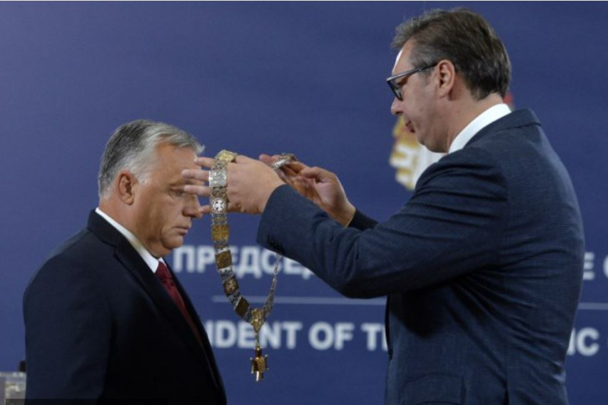 Вучиќ му врачи орден на Орбан: „На големиот пријател на Србија“ (ВИДЕО)