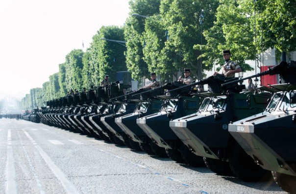 Франција ќе го зголеми своето воено присуство на источното крило на НАТО со тенкови и оклопни возила