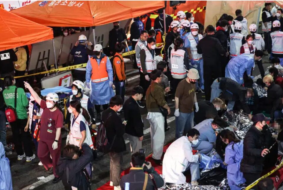Објаснување: Како се случи трагичното стампедо во Сеул?