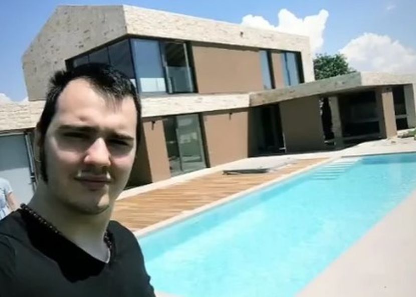 Синот на Балашевиќ ја покажа луксузната вила вредна 400 илјади евра – кога ќе видите каков поглед има ќе ви се помати умот (ФОТО)
