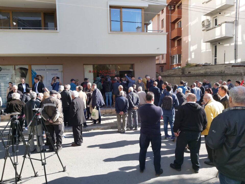 Вербален инцидент по отворањето на македонскиот клуб во Благоевград
