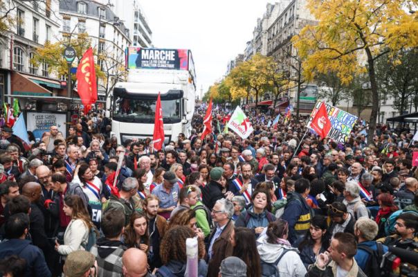 Во Париз се одржа протест против зголемените трошоци за живот