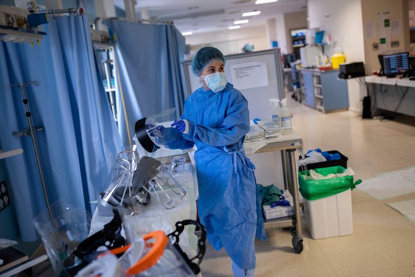 Италија ги враќа на работа лекарите кои не се вакцинирани против коронавирусот
