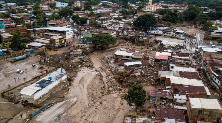 Во големото свлечиште во Венецуела: Најмалку 43 загинати и над 50 исчезнати, уништени над 300 домови