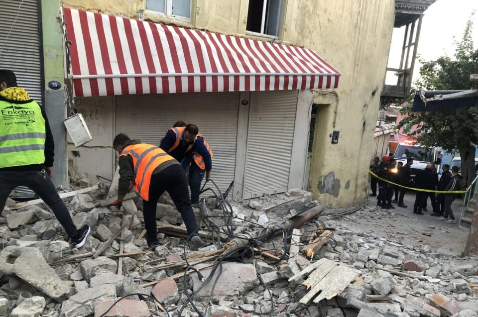 ВИДЕО: Земјотресот во Турција предизвика големи штети и многу повредени