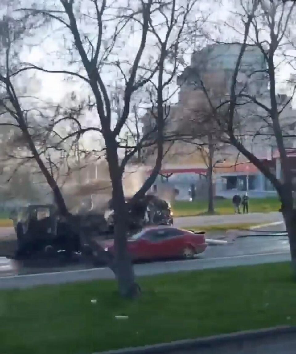 ФОТО+ВИДЕО: Изгоре камион на булеварот пред „Континентал“, половина Скопје во црн чад