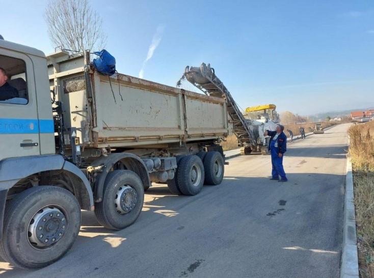 Од ново-крпено: Не дотраја ни една година ул. „3“ во Делчево по 8 месеци од изградбата