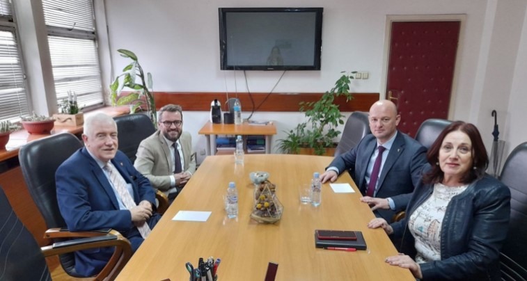 Јавниот обвинител Абази се сретна со албанскиот амбасадорот Река