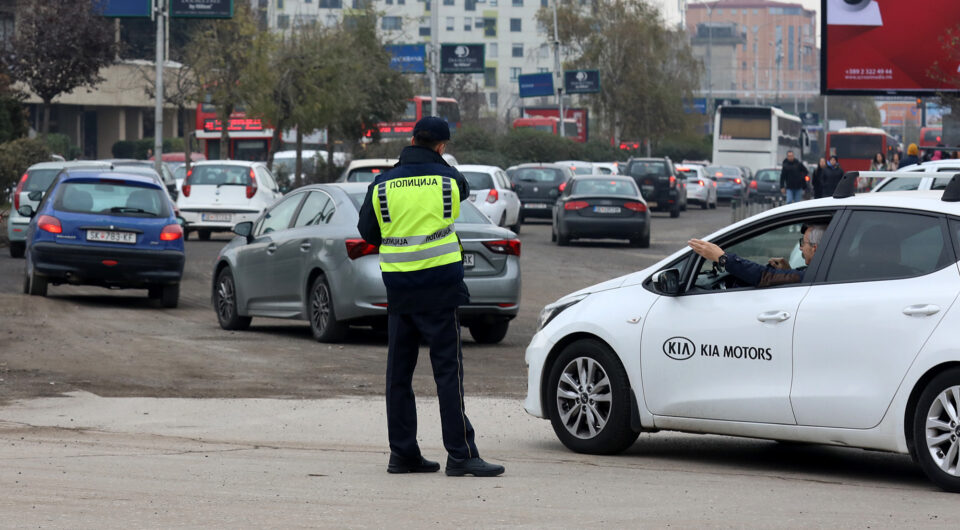 Во Скопје казнети 107 возачи