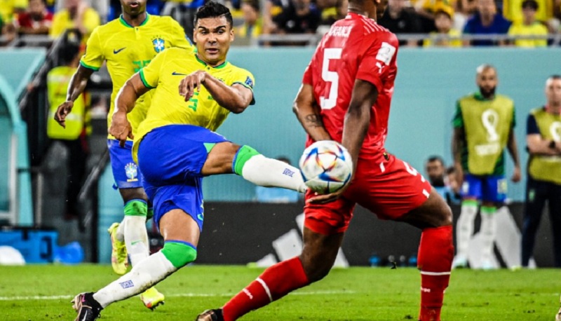 Бразил е во осминафинале, Касемиро го проби швајцарскиот бедем