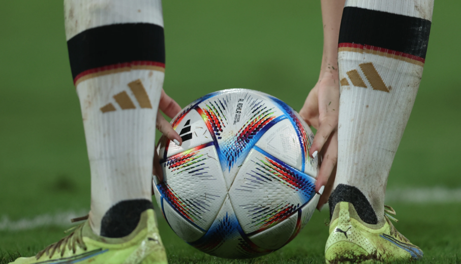 ДО КАДЕ ОТИДЕ СВЕТОТ – топките на Светското Првенство се полнат со УСБ, еве што не сте знаеле за чудото од фудбал! (ФОТО)