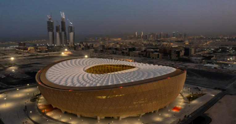 Шокантна снимка откри опасна дупка пред стадионот во Катар