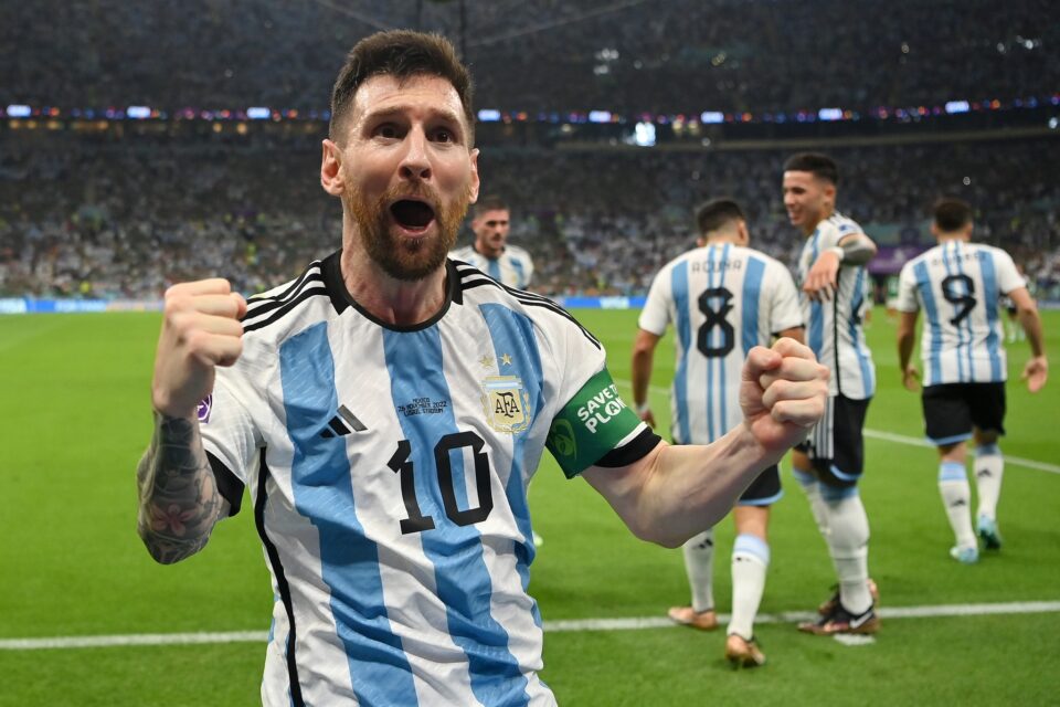 Аргентина го победи Мексико и избегна предвремена елиминација