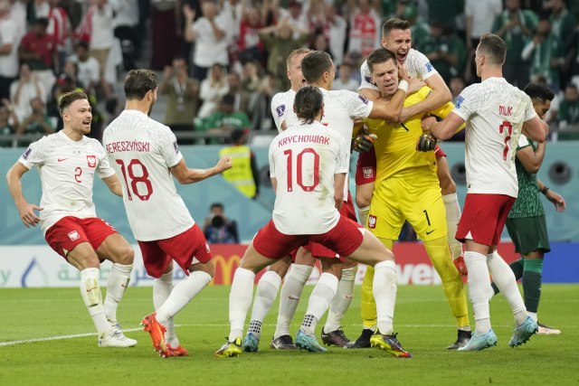 Полска на чекор до осмина-финалето
