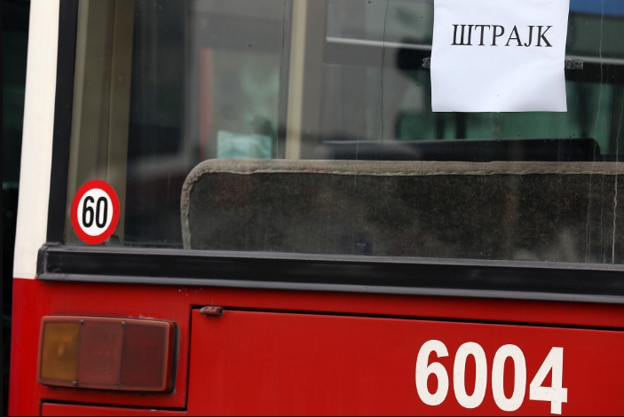 Приватните превозници ги тргнаа автобусите поради посетата на Штајнмајер, велат рокот за договор е четврток