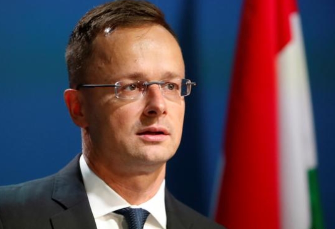 Сијарто: Ратификацијата од Унгарија на приемот на Шведска во НАТО е само техничка работа