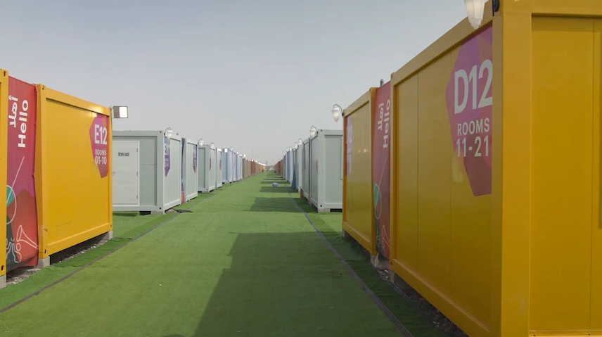 ФОТО: Еве како изгледа внатрешноста на сместувачките контејнери за навивачите во Катар